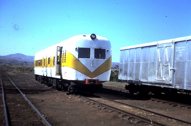 File:Malawi Railways diesel railcar.JPG