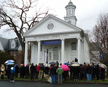 Tập_tin:Marriage_equality_rally_and_banner_at_Unitarian_church_in_Summit_NJ.jpg