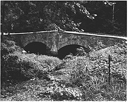McClay's Twin Bridge (Шығыс) .jpg