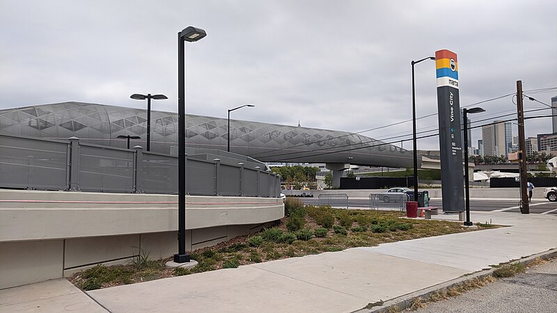 File:Mercedes-Benz Stadium Pedestrian Bridge.jpg