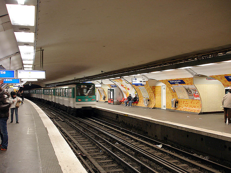 File:Metro de Paris - Ligne 2 - Charles de Gaulle - Etoile 02.jpg