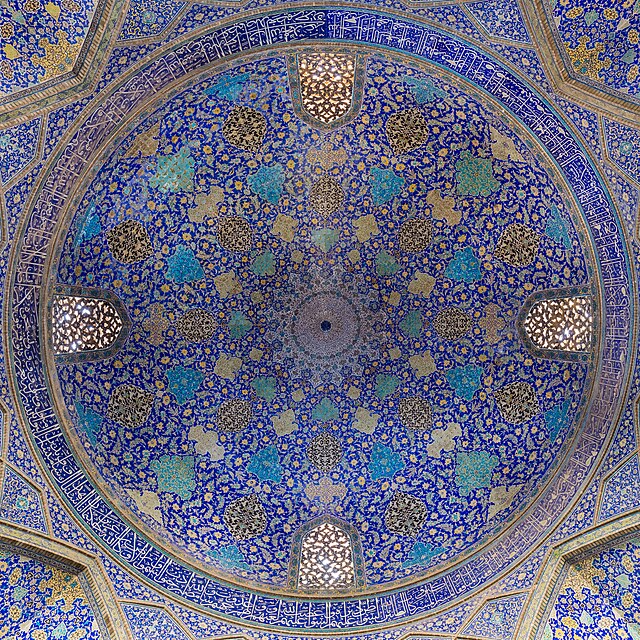 Купол мечети Джами в Исфахане