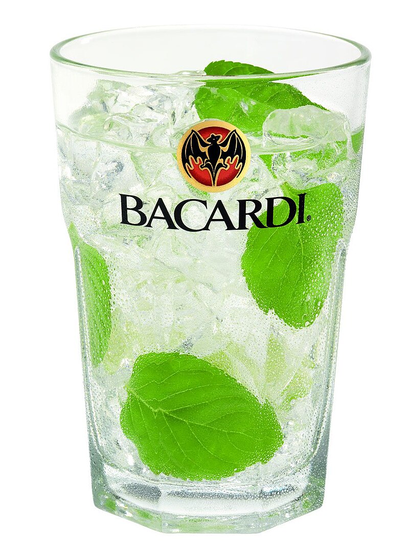 https://upload.wikimedia.org/wikipedia/commons/thumb/1/14/Mojito_front_0009x.jpg/800px-Mojito_front_0009x.jpg