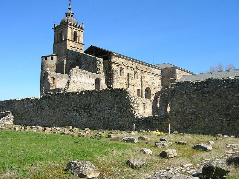 File:Monasterio de Santa María de Carracedo (427350779).jpg