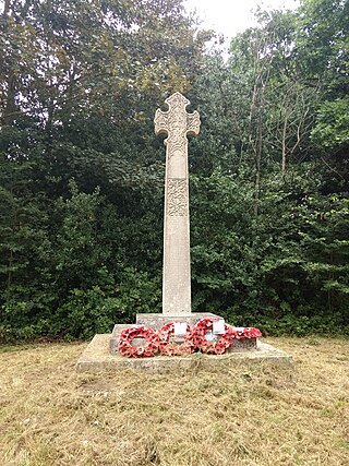 <span class="mw-page-title-main">Monken Hadley War Memorial</span> War memorial in London