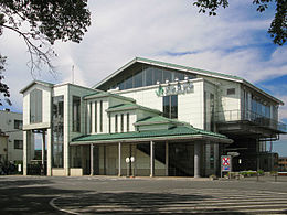 Entrée sud de la gare Musashi-Takahagi 20120905.JPG