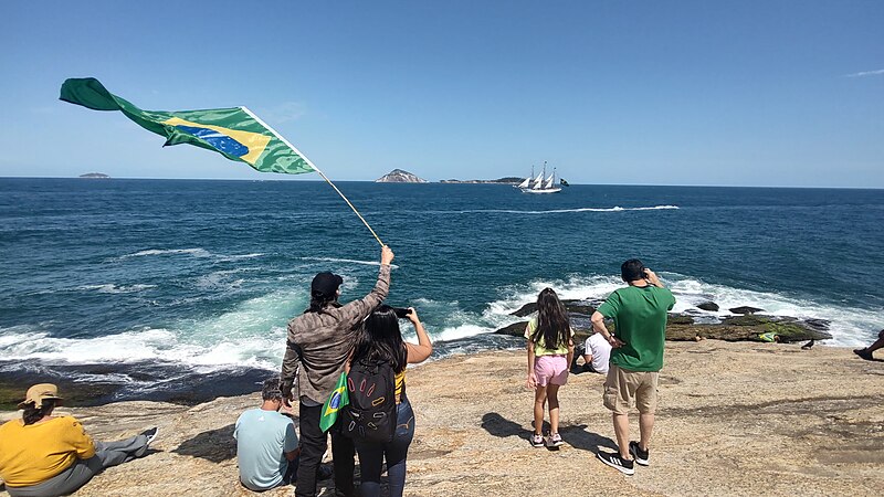 File:Navio Veleiro Cisne Branco na Parada Naval em homenagem ao bicentenário da Independência (52340603752).jpg