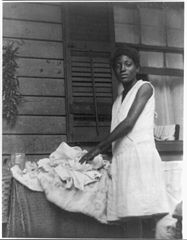 Negro girl ironing, photograph by Doris Ulmann - LoC 3a36060u.jpg