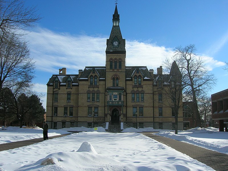 File:Old Main (Hamline).JPG