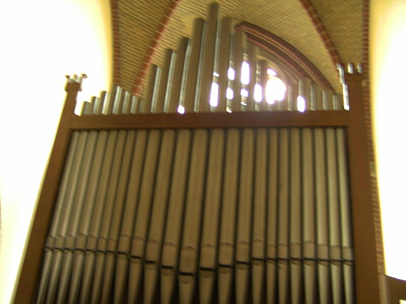 Bestand:Orgel van een rooms-katholieke kerk.jpg