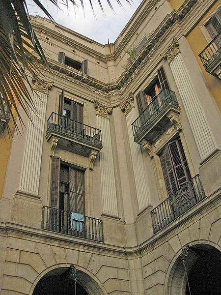 File:Plaça Reial, 12.jpg