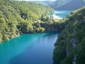 Zwei Seen des Nationalpark Plitvicer Seen mit dazwischenliegenden Wasserfällen