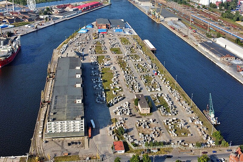 File:Port Szczecin wolny obszar celny dron (1).jpg