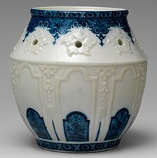 Rouen porcelain, pot pourri jar, Metropolitan Museum of Art, 5 in (12.7 cm) tall.[17]