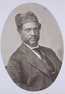 Portrait photograph of Owusu-Ansa