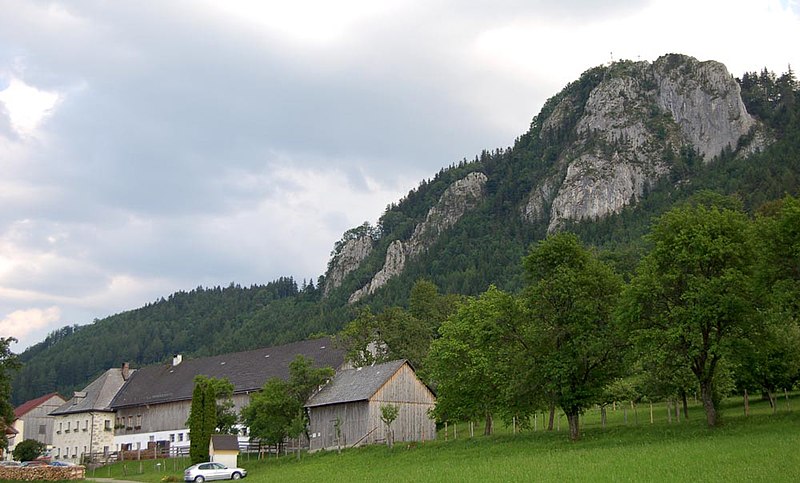 File:ProchenbergHaselsteinwand.jpg