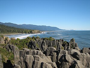 Punakaiki - kyk suid.jpg