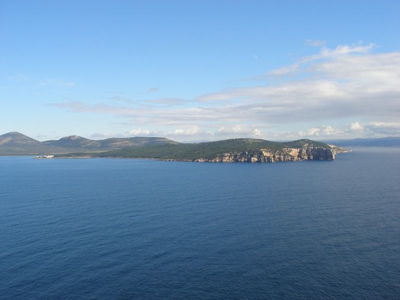 File:Punta Giglio visto da Capo Caccia.jpg