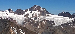 <span class="mw-page-title-main">Eyebrow Peak</span> Mountain in the country of Canada