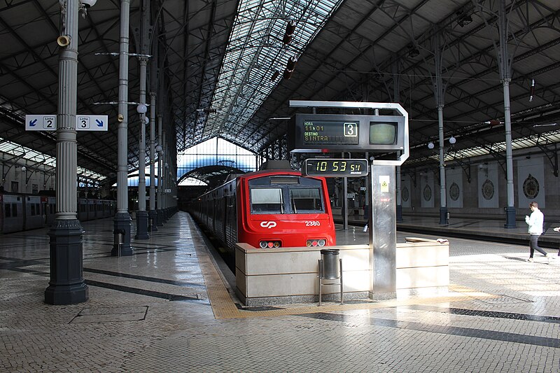 File:Quai Gare Rossio Lisbonne 3.jpg