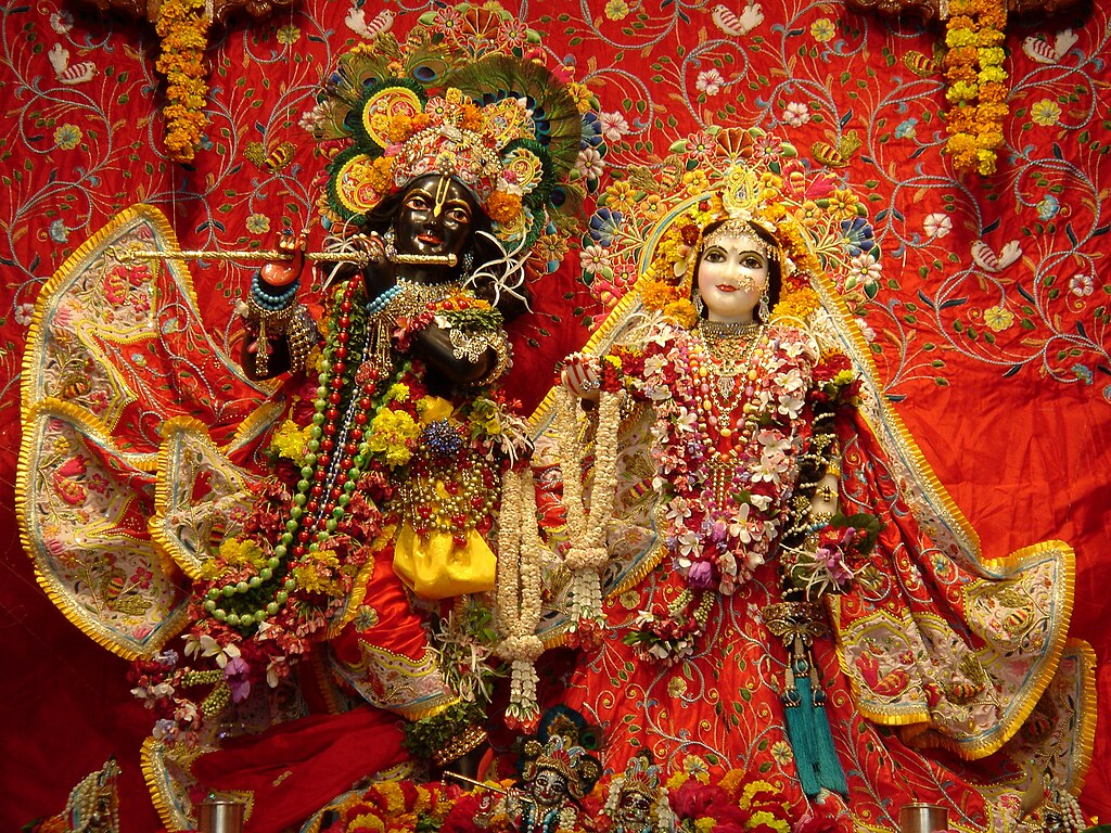 File:Radha Syamasundar Vrindavan Radhastami 2004.jpg - Wikimedia ...