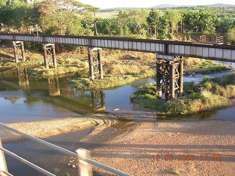 File:Railroad Bridge,Kerala,India2.jpg