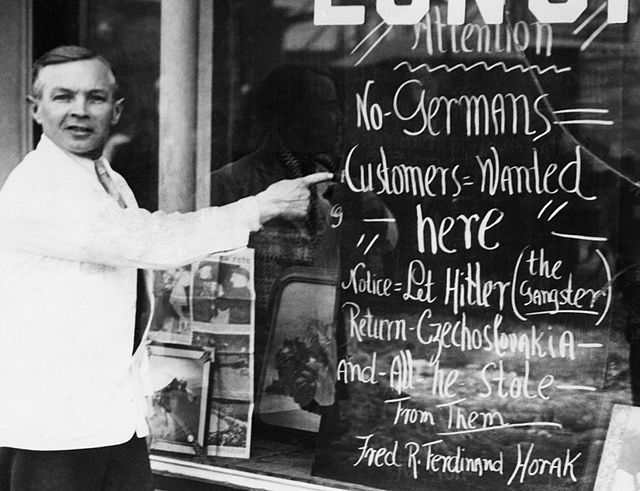 An Anti-German sign reading "No German customers wanted here"