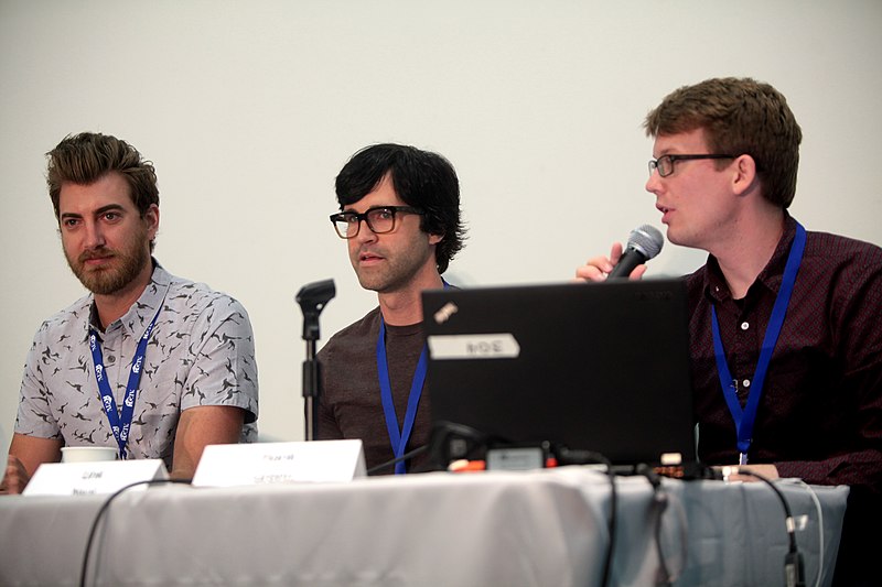 File:Rhett McLaughlin, Link Neal & Hank Green (14537387143).jpg