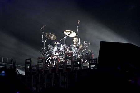 Tập_tin:Rob_Bourdon_HQ.jpg