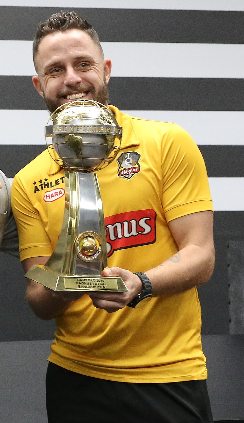 Indicado ao prêmio de melhor do mundo, Rodrigo pode coroar temporada  perfeita no Sorocaba, futsal