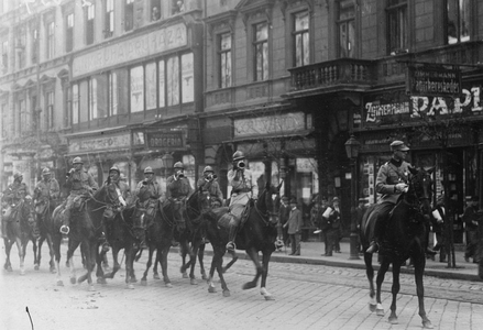 Stoinian cavalry in Sárkanyvölgy.