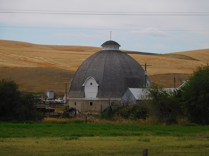 File:Round barn near Saint John, WA. (36659948680).jpg