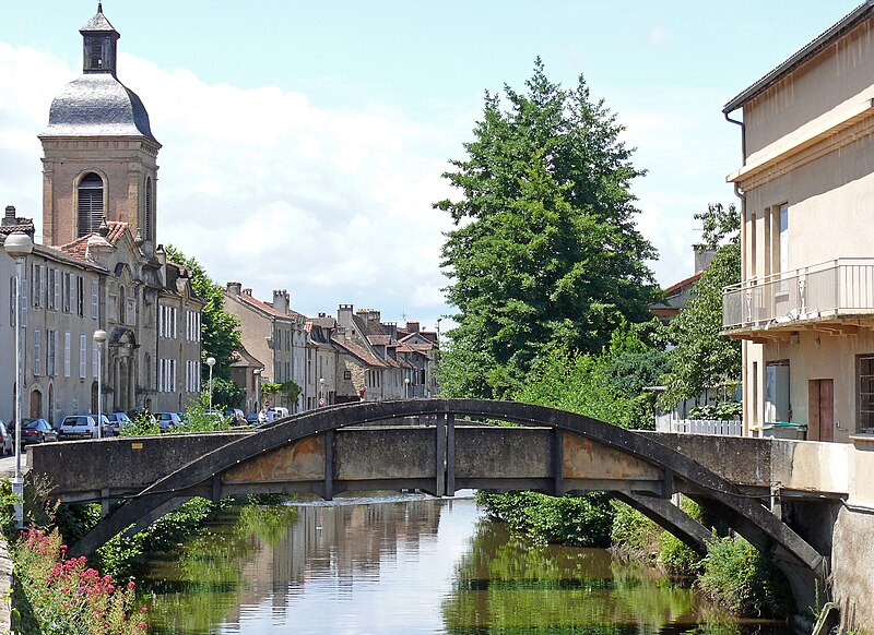 File:Saint-Céré - Église des Récollets -2.JPG