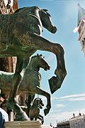 Quadriga triunfal, em Veneza, saqueada no século XIII em Constantinopla, onde decorava o Hipódromo