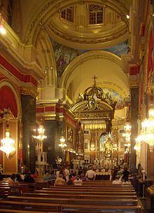 Senglea Basilica Interior.jpg