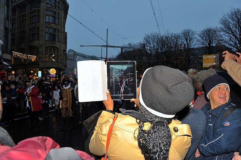 File:Sinterklaas Den Haag 2012 (8193866608).jpg