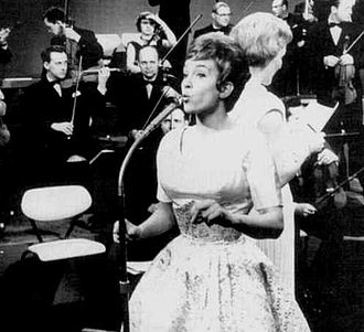 Siw Malmkvist singing "April, april" at Melodifestivalen 1961. Siw Malmkvist.jpg