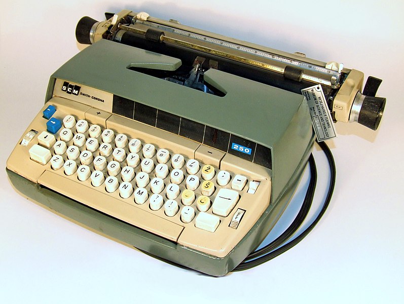 File:Smith Corona model 250 plus 4 Latin letters.jpg