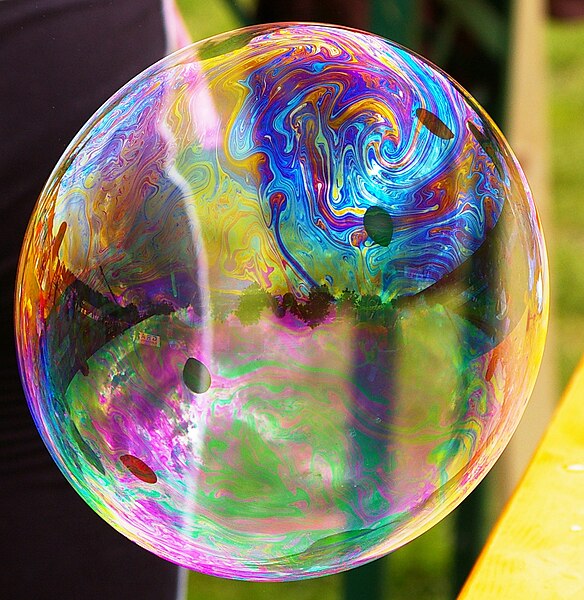 File:Soap Bubble76.jpg