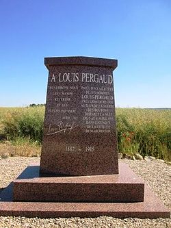 Stèle commémorative de Louis Pergaud..JPG