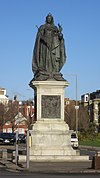 Статуя королевы Виктории, Гранд-авеню, Хоув (код NHLE 1187555) (январь 2017 г.) (1) .JPG