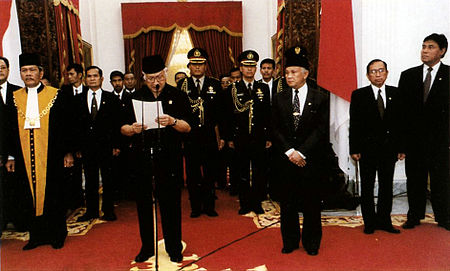 Fall of Suharto: President Suharto resigns, 21 May 1998. Suharto resigns.jpg