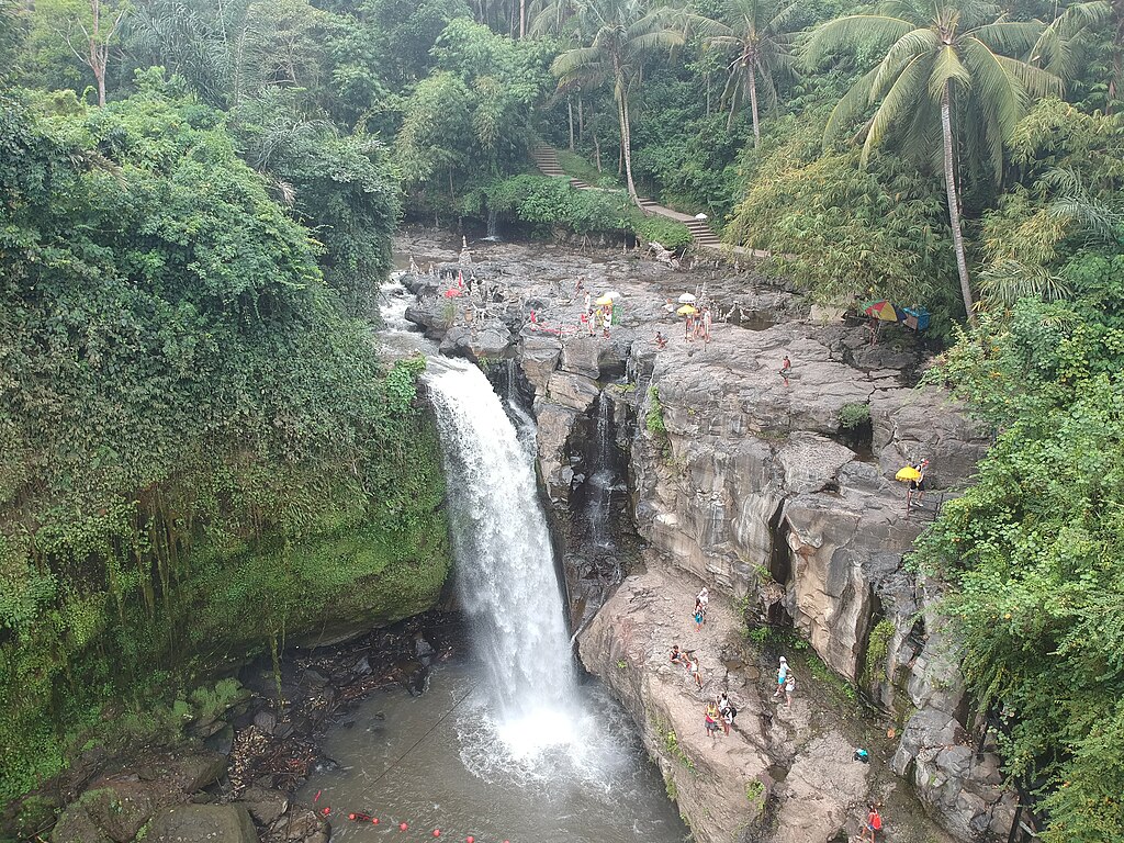 Tegenungan Waterfall 2017-08-18 (1)