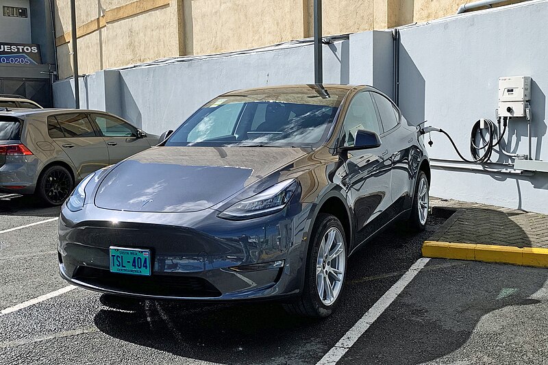 File:Tesla Model Y charging CRI 12 2021 2489.jpg