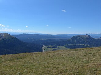 Passo de Togwotee do norte, do Pico de Breccia, à direita da Montanha Two Oceans