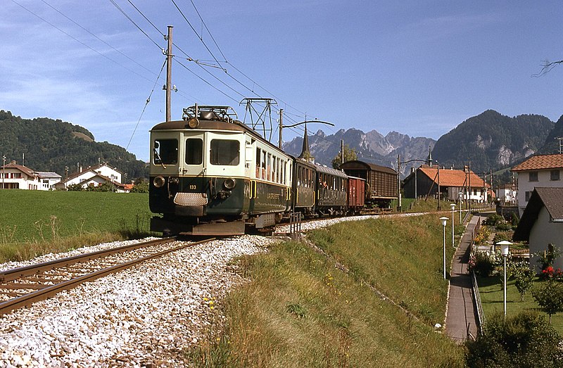 File:Trains des G.F.M. ligne Bulle-Broc (Suisse) (4934297910).jpg