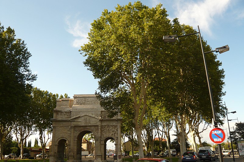 File:Triumphal Arch of Orange 01.JPG