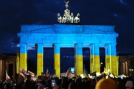 Illumination de la porte de Brandebourg en solidarité avec l'Ukraine à la suite de l'invasion de l'Ukraine par la Russie de 2022. Février 2022.