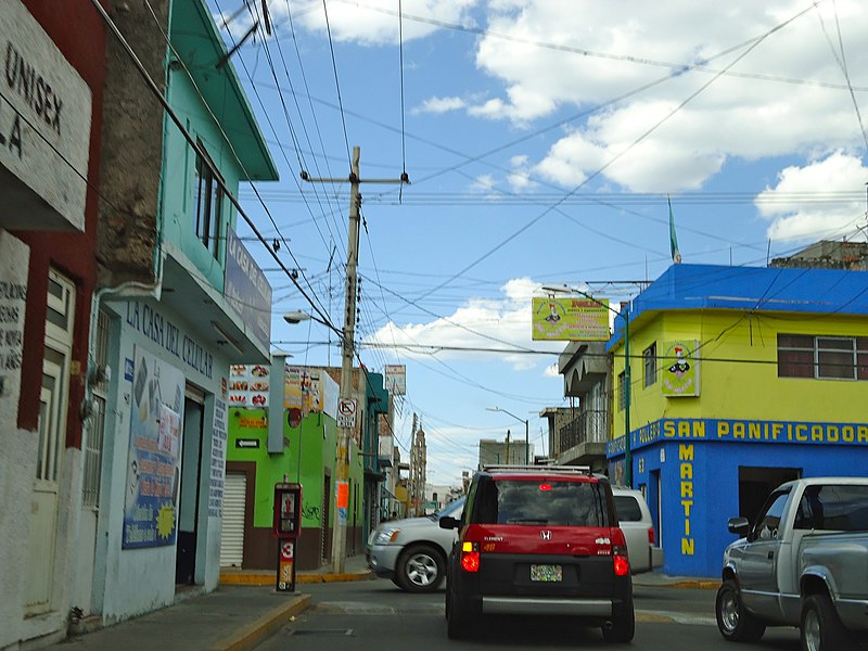 File:Uriangato - Av. José María Morelos - panoramio (16).jpg