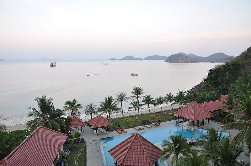 File:View from the hotel, Labuan Bajo (16931924928).jpg